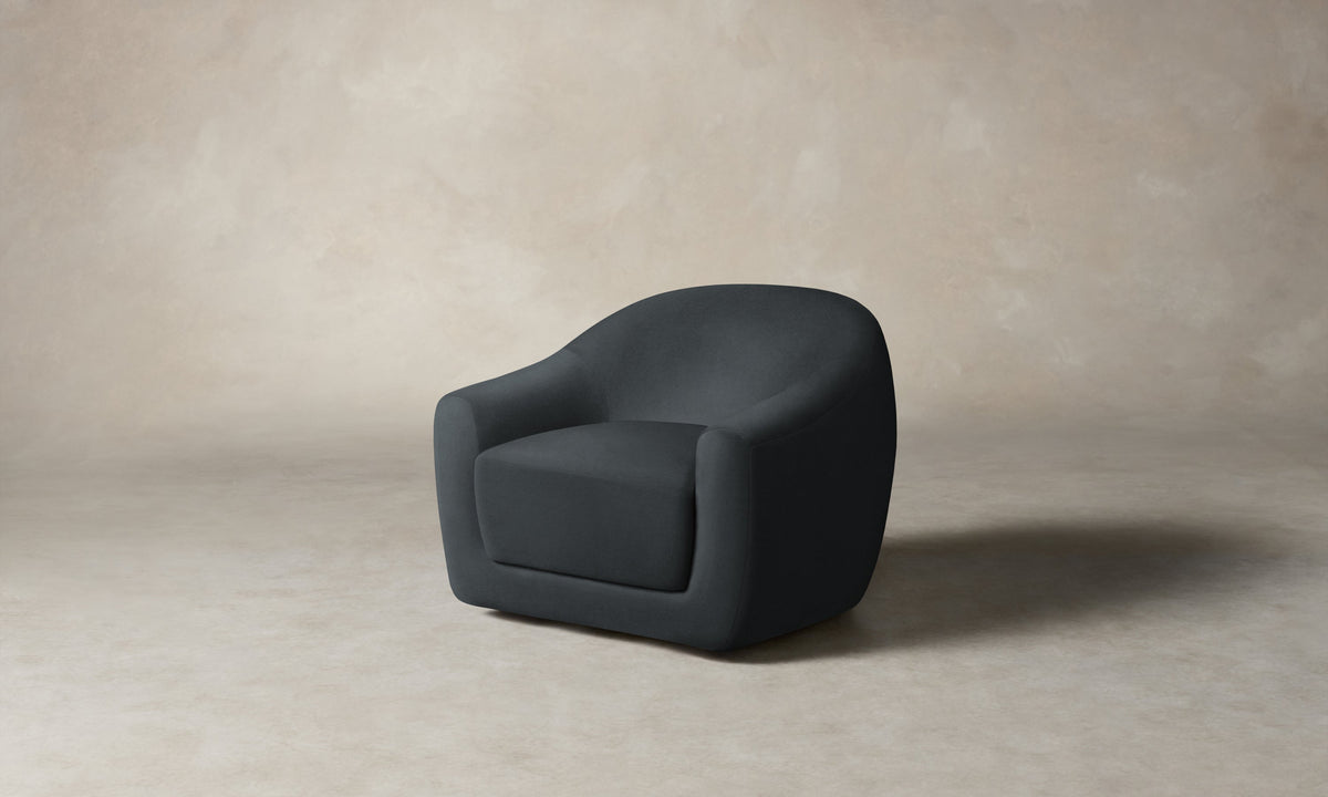 The Oliver Swivel Chair - Marled Alpaca Velvet Basalt