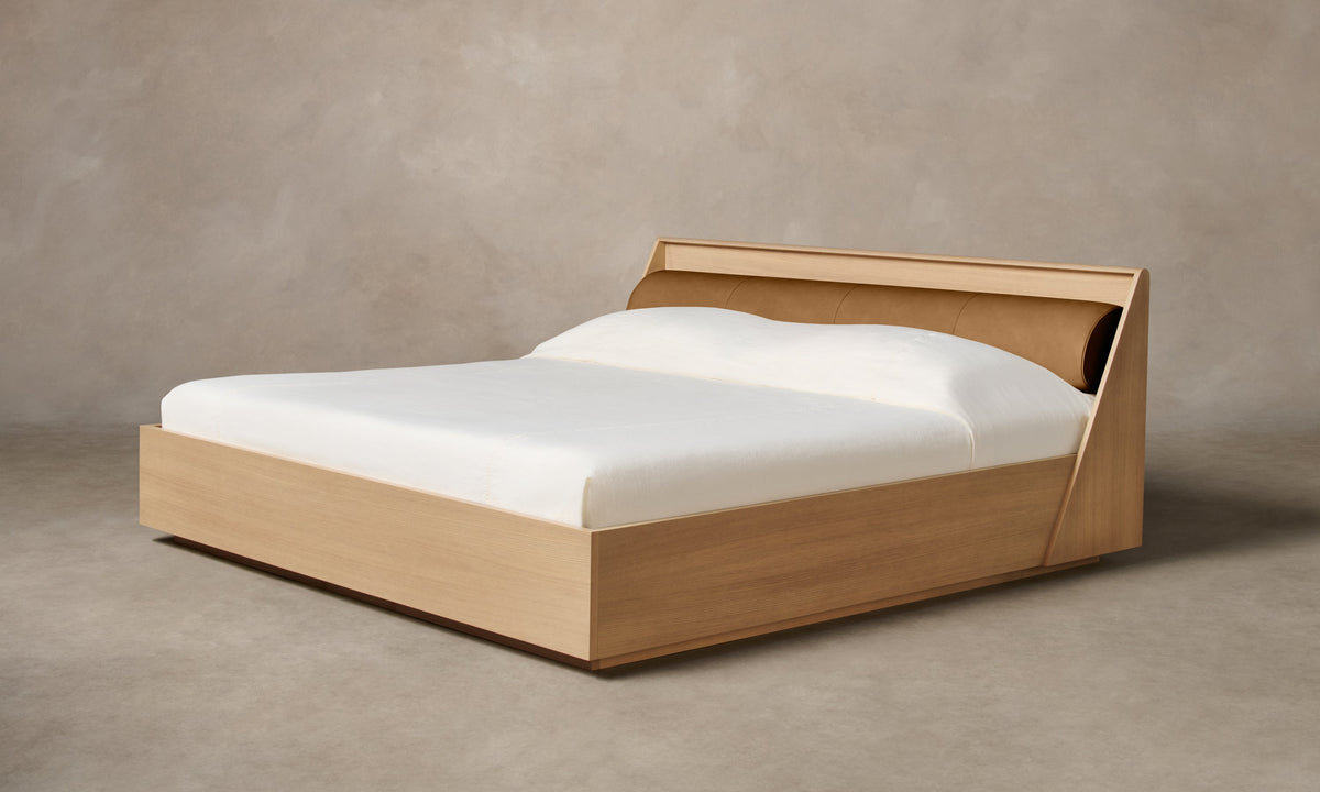 The Verne Bed - Nubuck Leather Saddle
