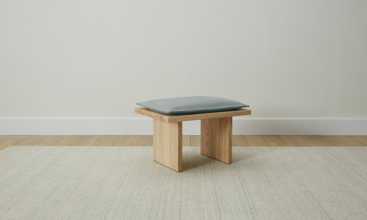 The Reyes Stool - Nubuck Leather Tide
