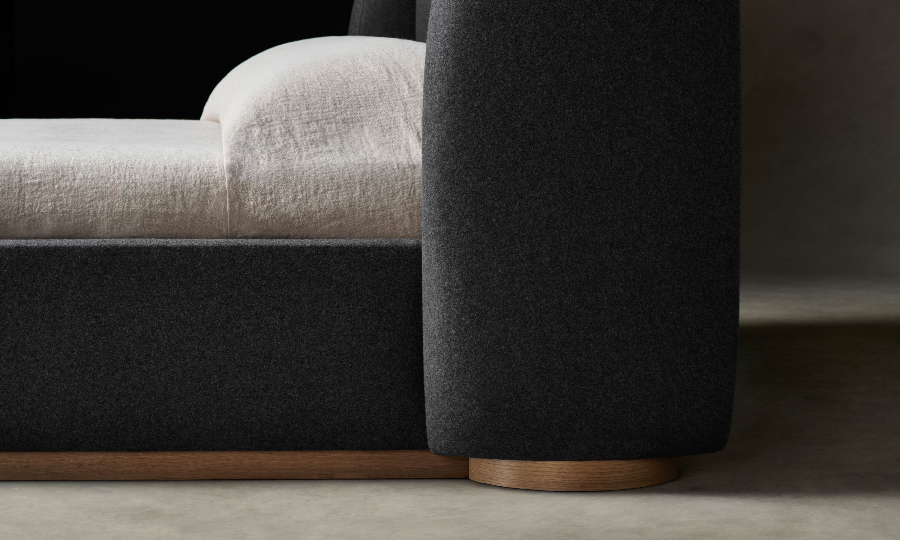 アモナイト インディアンヘッド Hand Made The Smith Bed - Italian Brushed Wool Pepper – Maiden Home