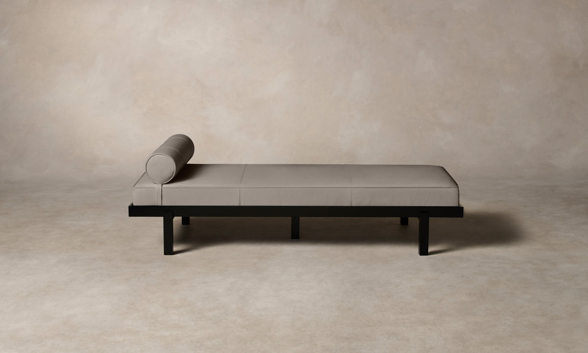 The Bruna Daybed - Nubuck Leather Asphalt