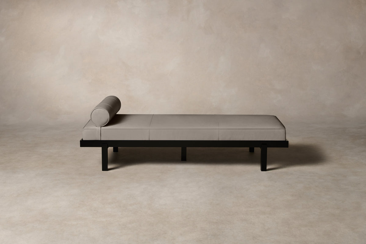 The Bruna Daybed - Nubuck Leather Asphalt