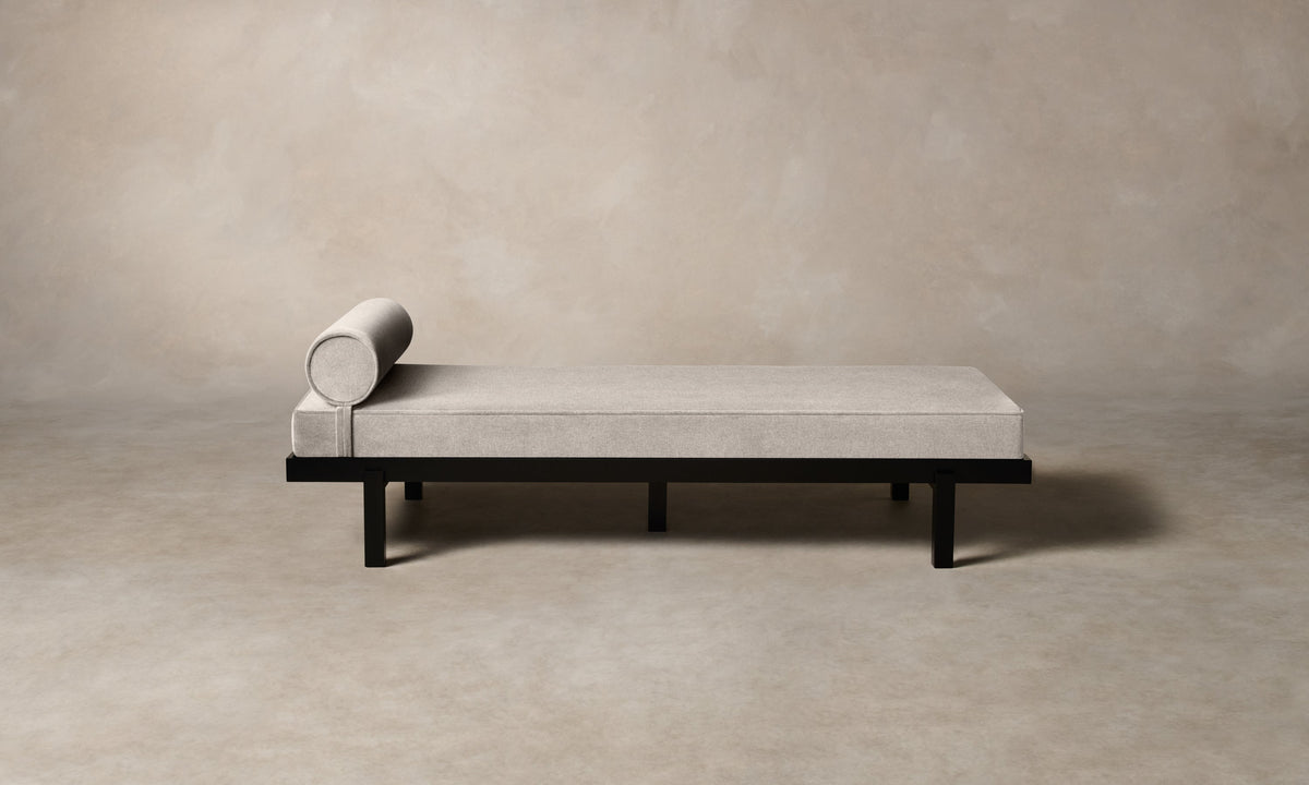 The Bruna Daybed - Performance Linen Weave Cloud