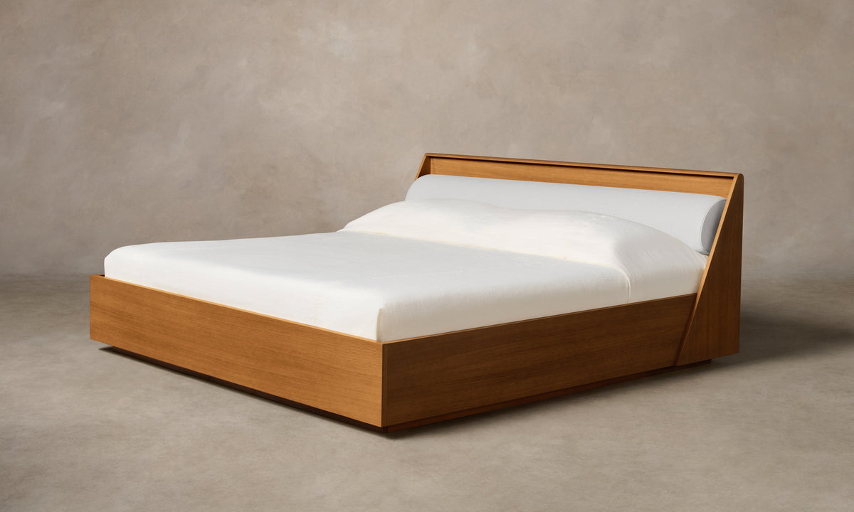The Verne Bed - Performance Woven Chenille Lace