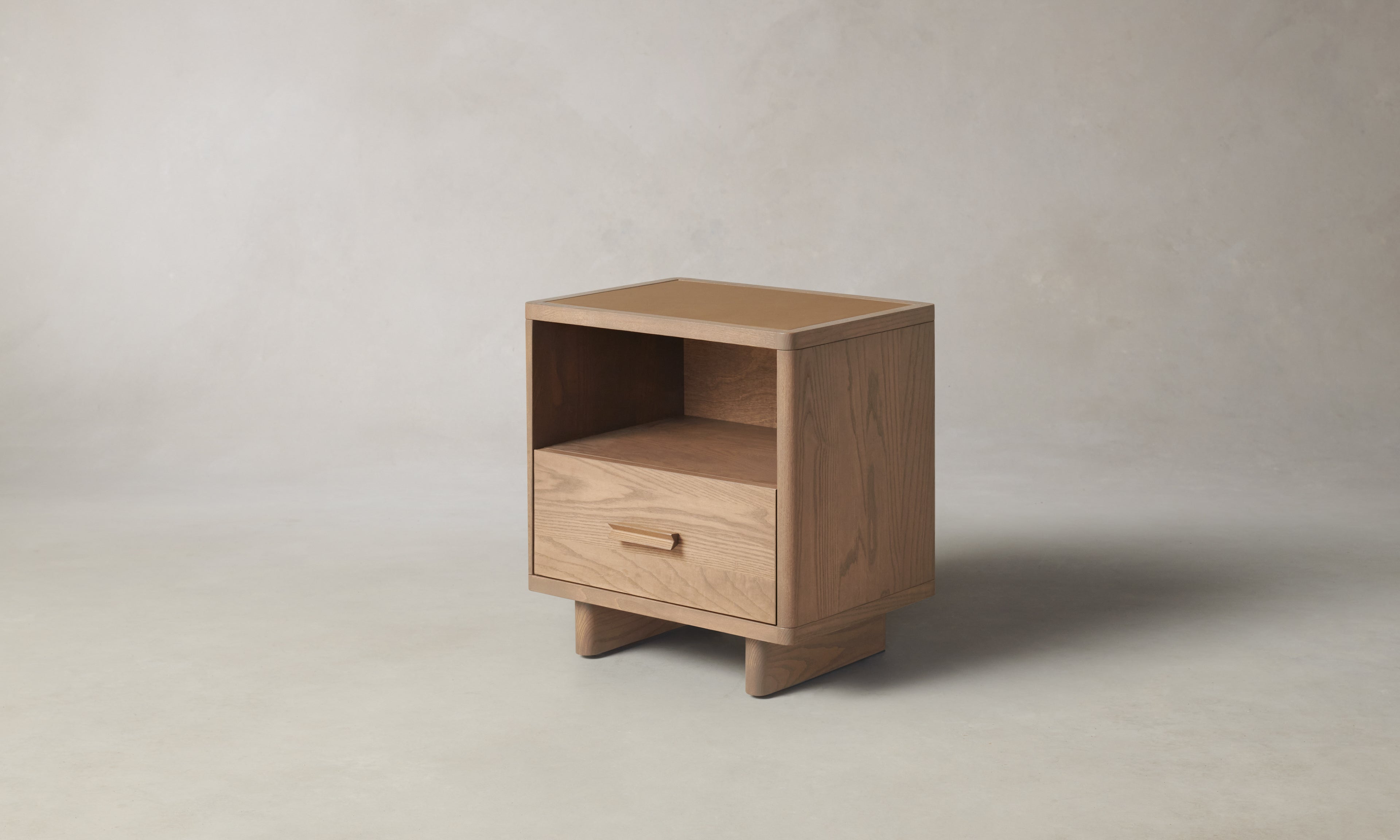 petit♪ The Clinton Petite Nightstand – Maiden Home