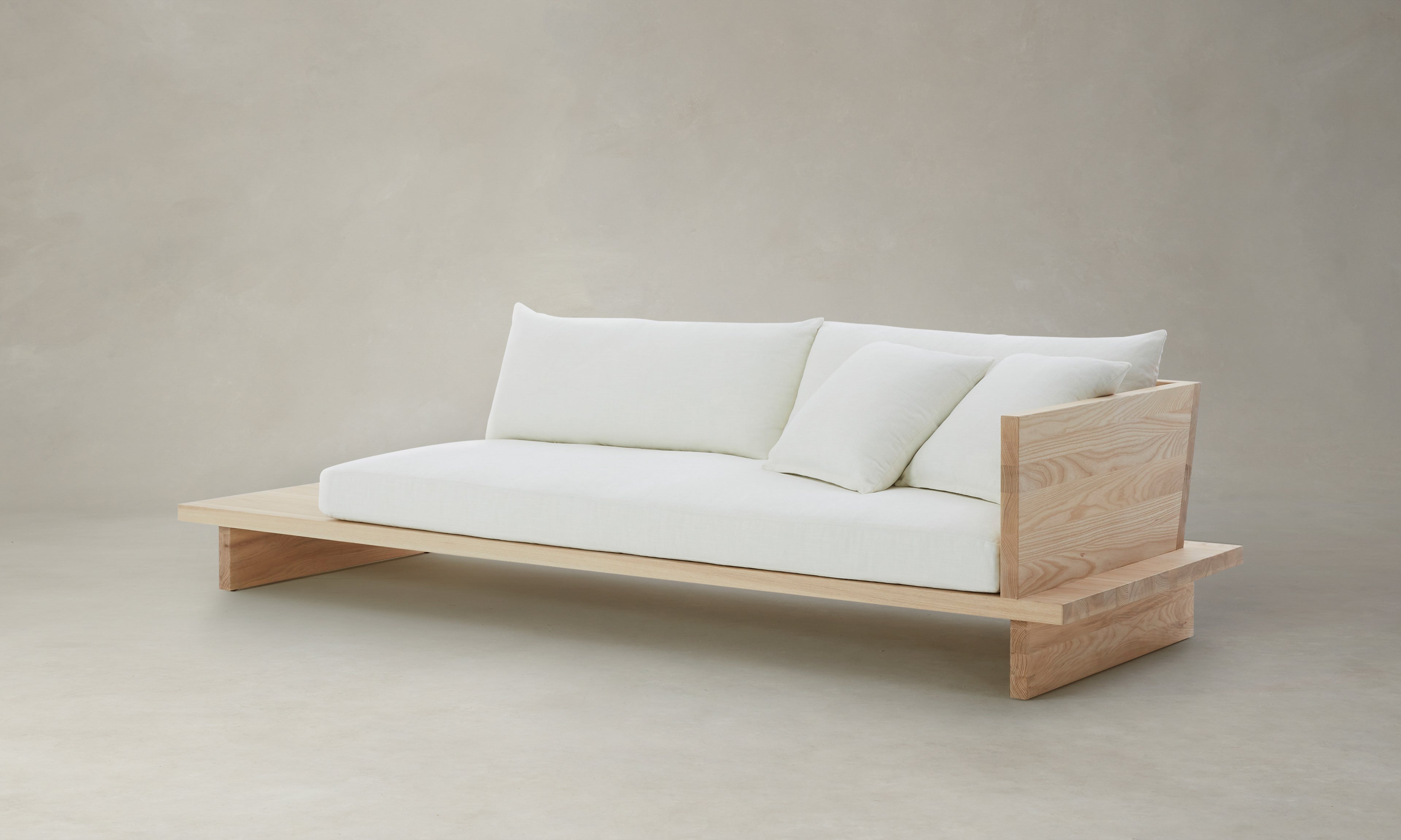 miura様 ao sofa The Muir Sofa - Performance Linen Weave Cloud – Maiden Home